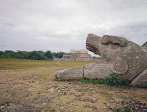 Krigernes tempel og slangesøjlen